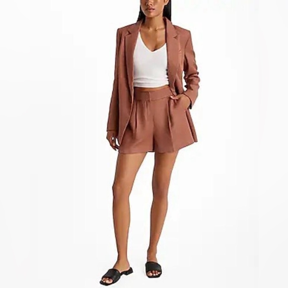 Express Stylist High Waisted Linen Blend Pleated Shorts Brown Size 10 NWT